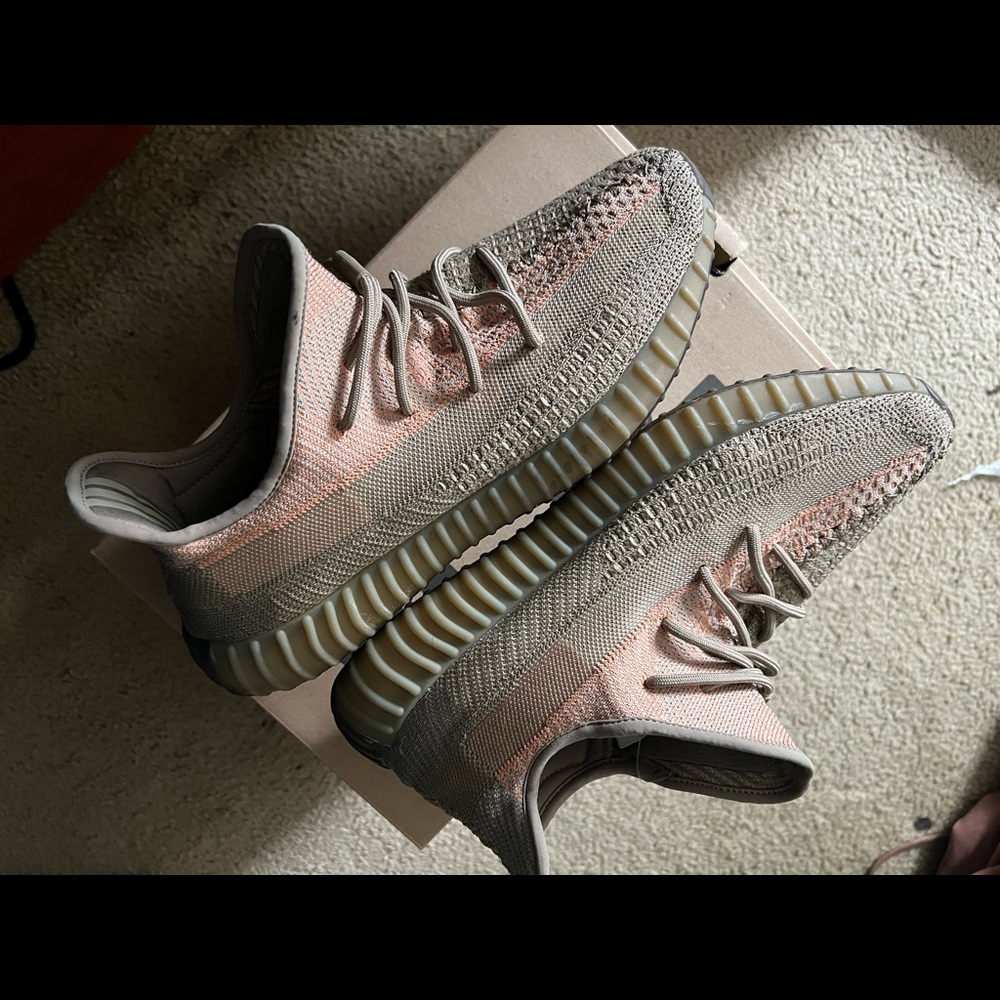 Sand taupe Yeezy 350